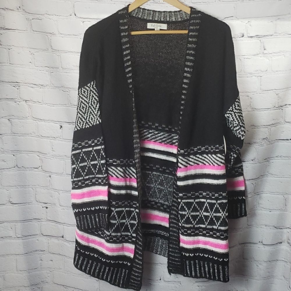 ‎NWT Full Circle Black and Pink Jacket